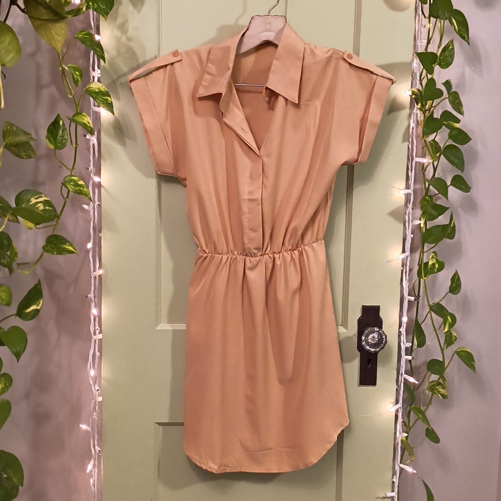 Women's Singwing Cinch Waist Mid Button Up Short sleeve Tan Nude Dress S